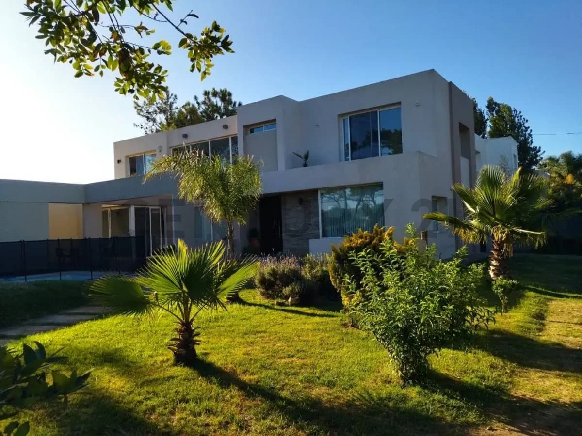 Casa de 4 dormitorios en Alquiler en El Pinar, Neptunia