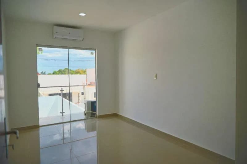 3-Bedroom House for Sale in Parques del Yatch, Lambaré - Image 5