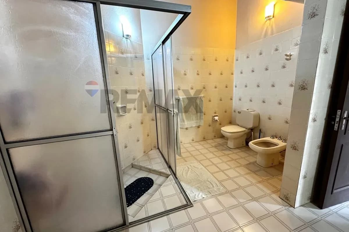 6-Bedroom House for Sale in Historic Center, San Bernardino - Image 16