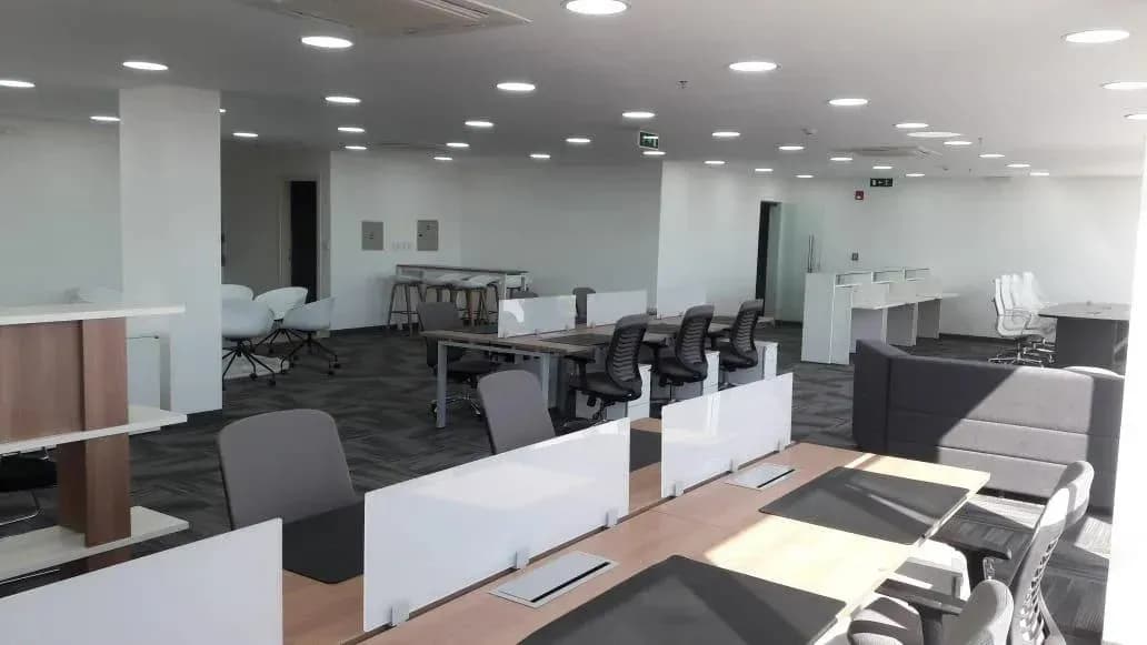 Office of 206m² for Rent in Villa Morra, Asunción - Image 11
