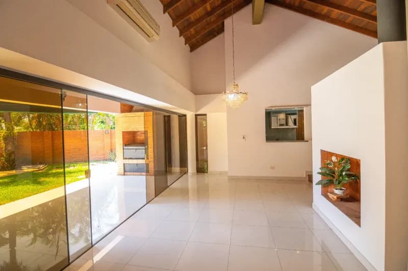2-Bedroom House for Sale in Mcal. José Félix Estigarribia, Asunción - Image 4