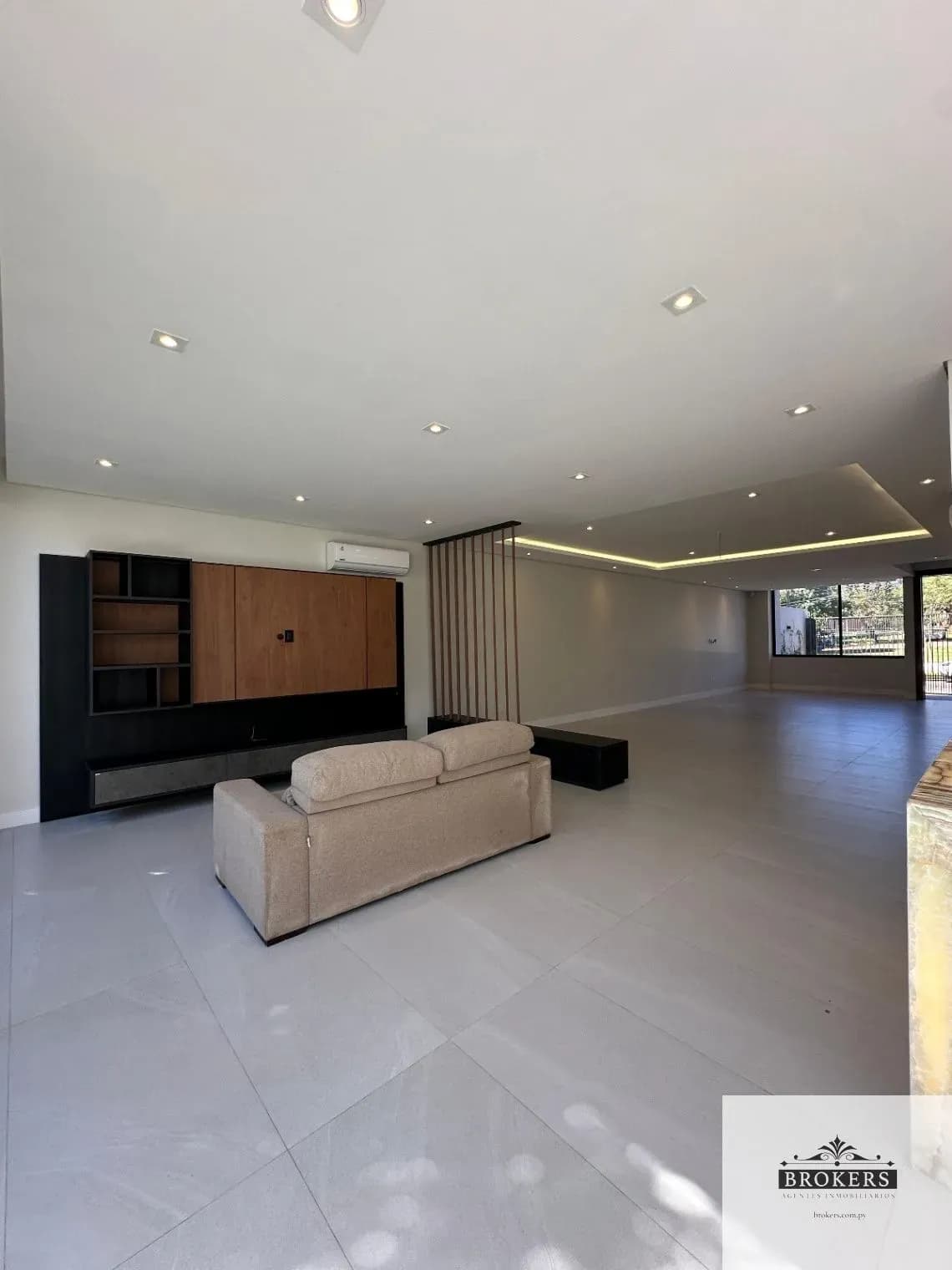 Casa de 4 dormitorios en Venta en San Jorge, Asunción - Image 7