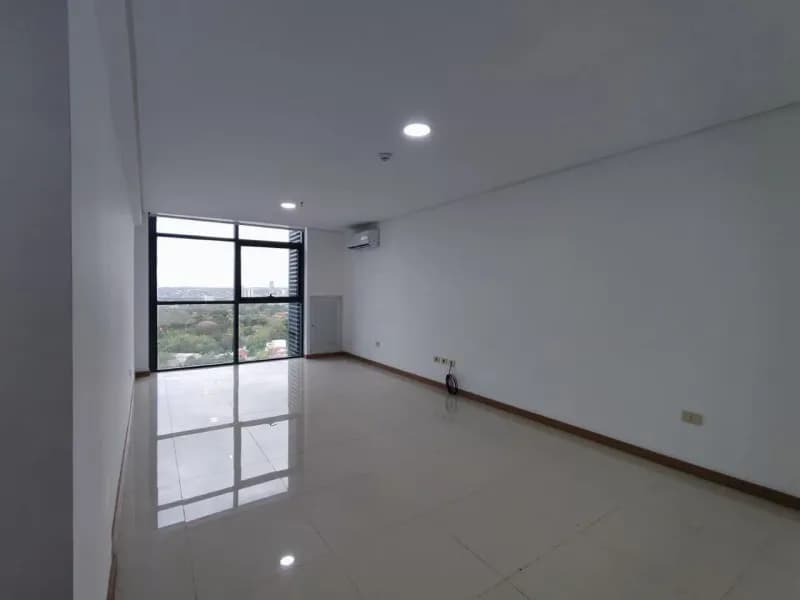 Oficina de 50m² en Alquiler en San Jorge, Asunción - Image 3
