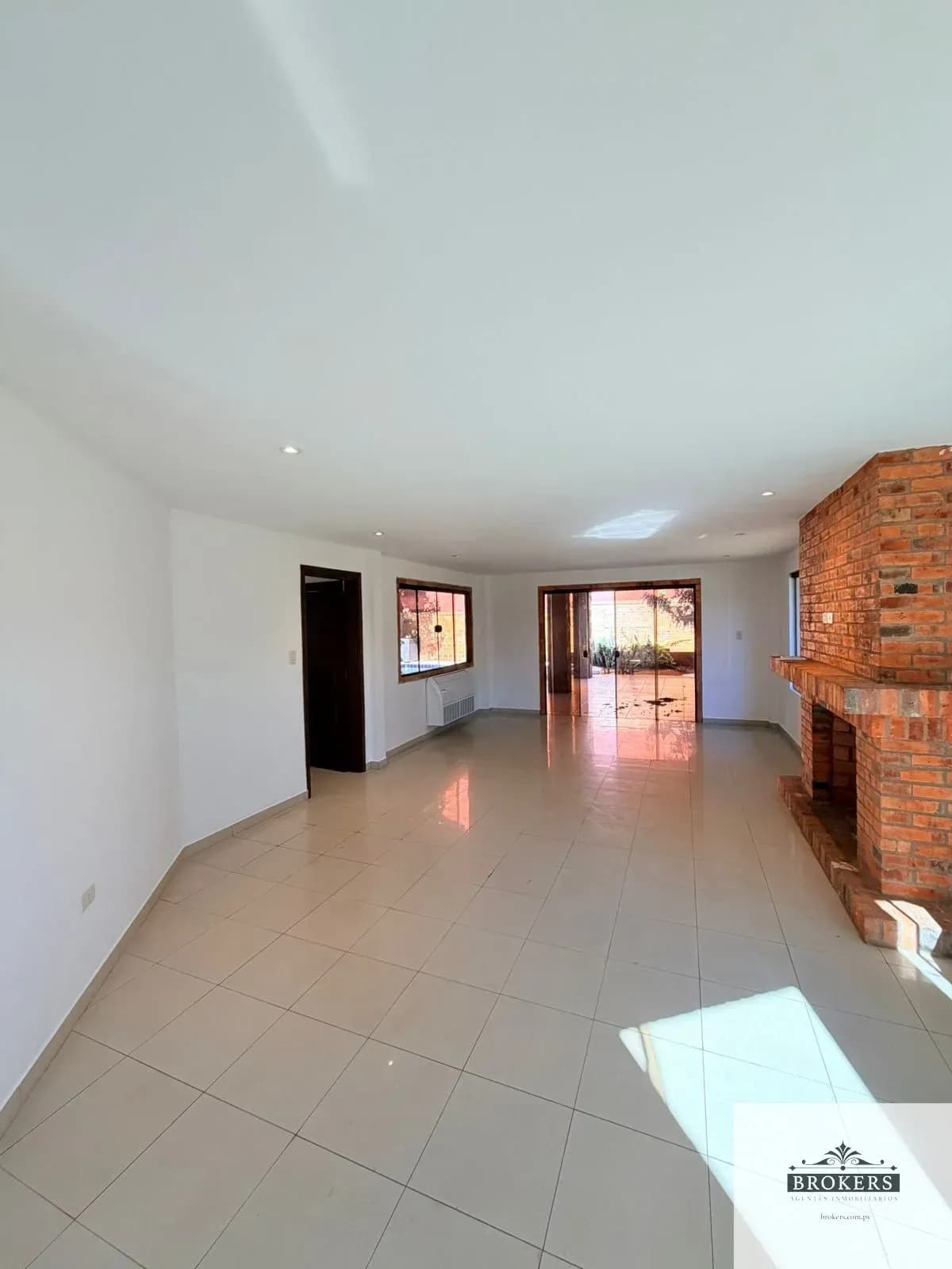 Casa de 3 dormitorios en Venta en Estanzuela, Fernando de la Mora - Image 6