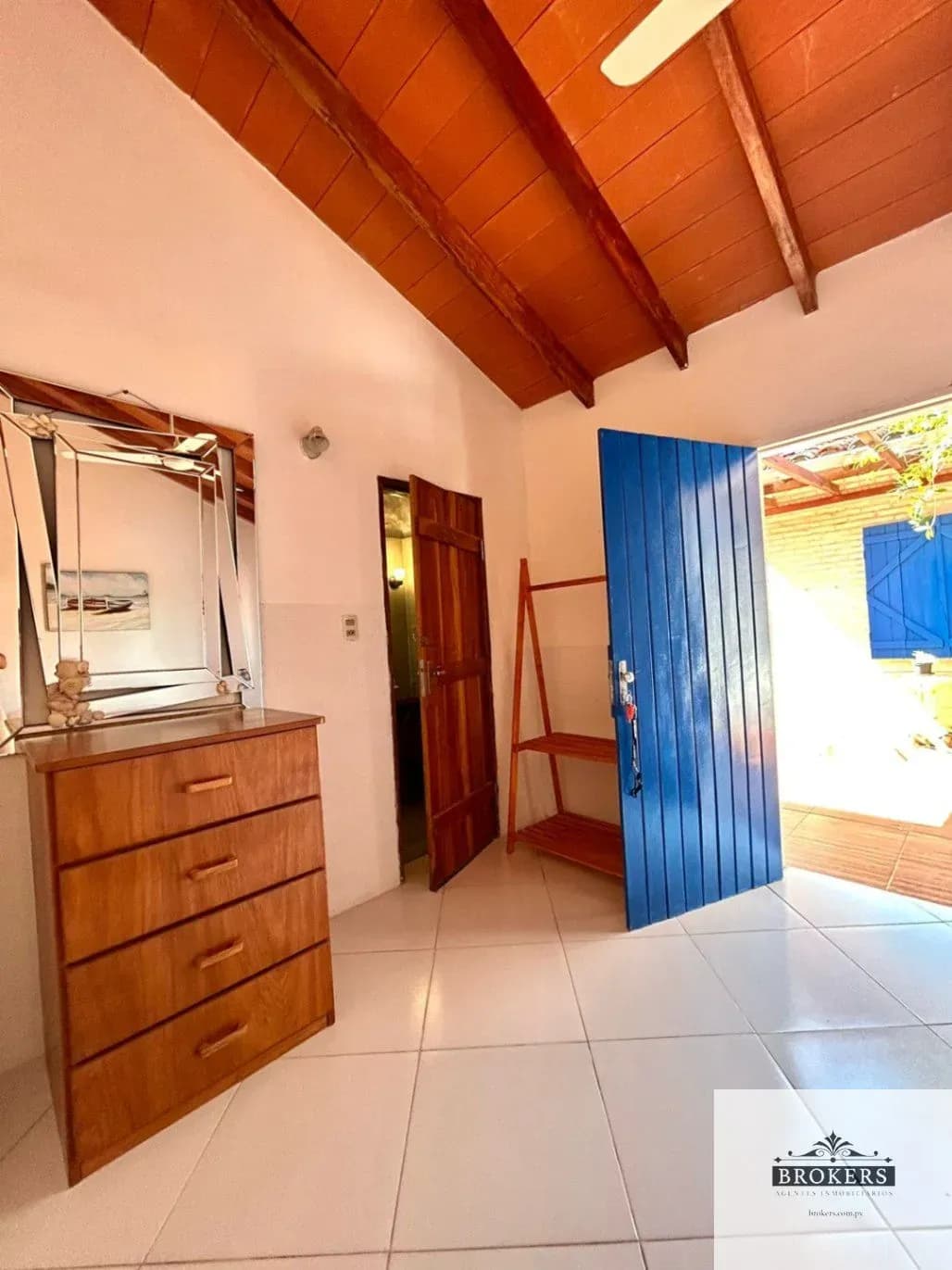 Casa de 4 quartos para Aluguel em Ypacaraí - Image 7
