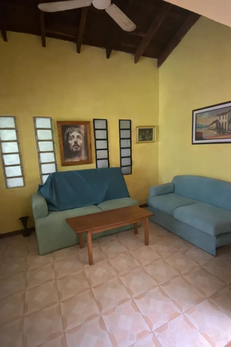 Casa de 3 dormitorios, 70m², en Venta en Coronel Oviedo - Image 5