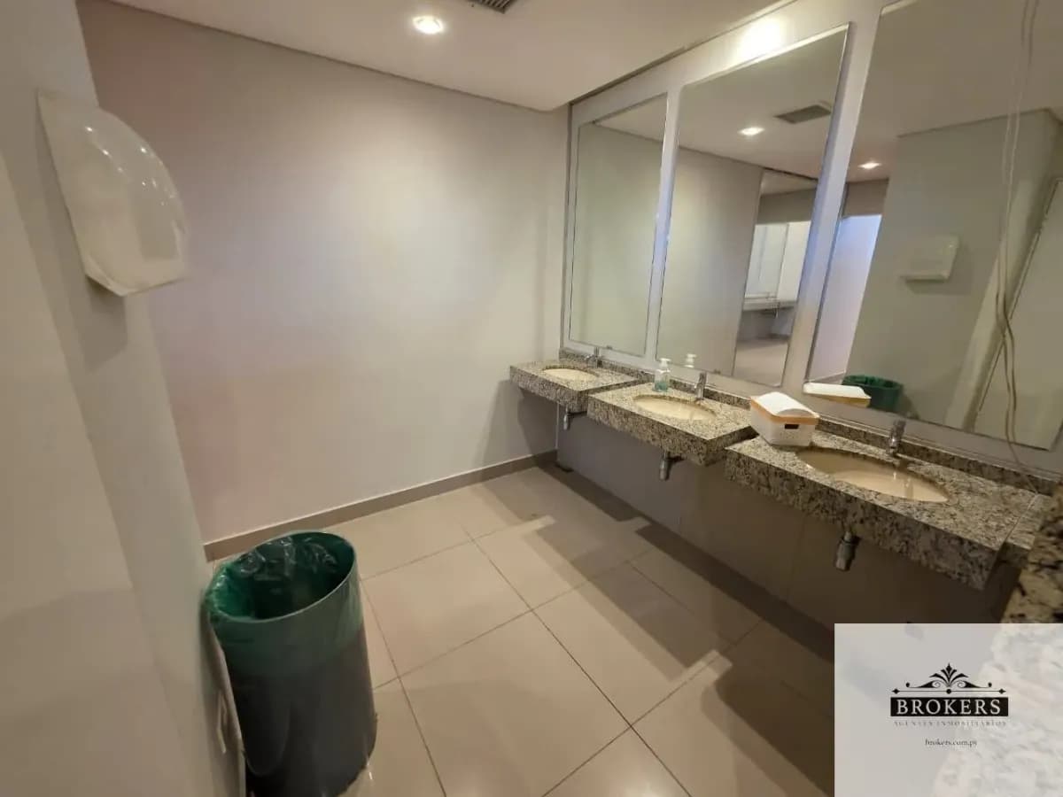 Commercial Space of 420m² for Rent in Ycuá Satí, Asunción - Image 18