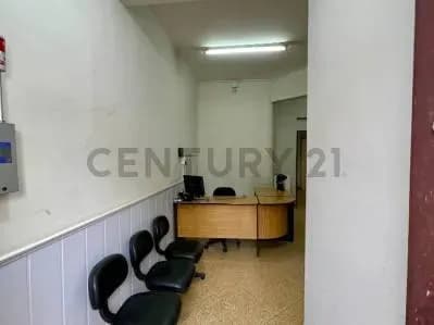 Oficina de 180m² en Venta en San Roque, Asunción - Image 2
