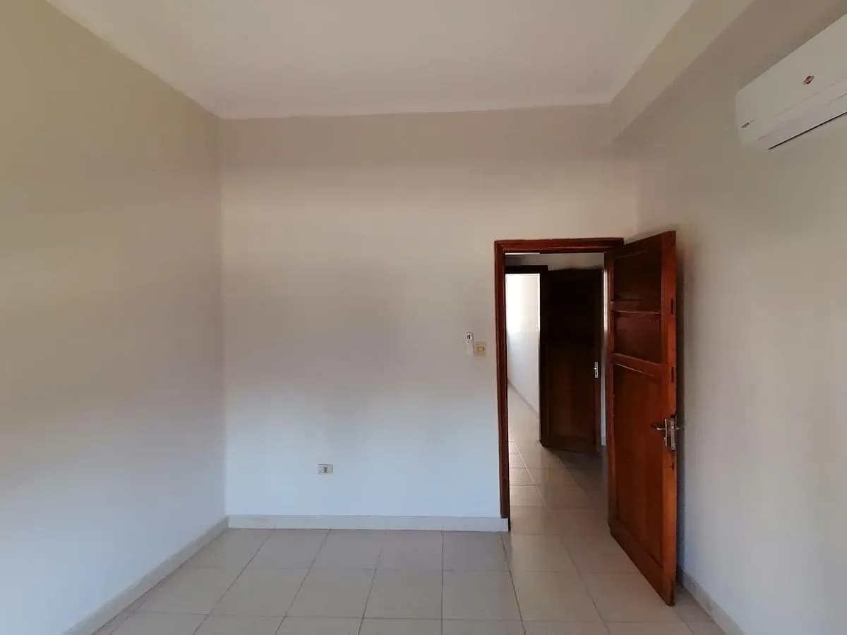2-Bedroom Apartment for Rent in La Encarnación, Lambaré - Image 6