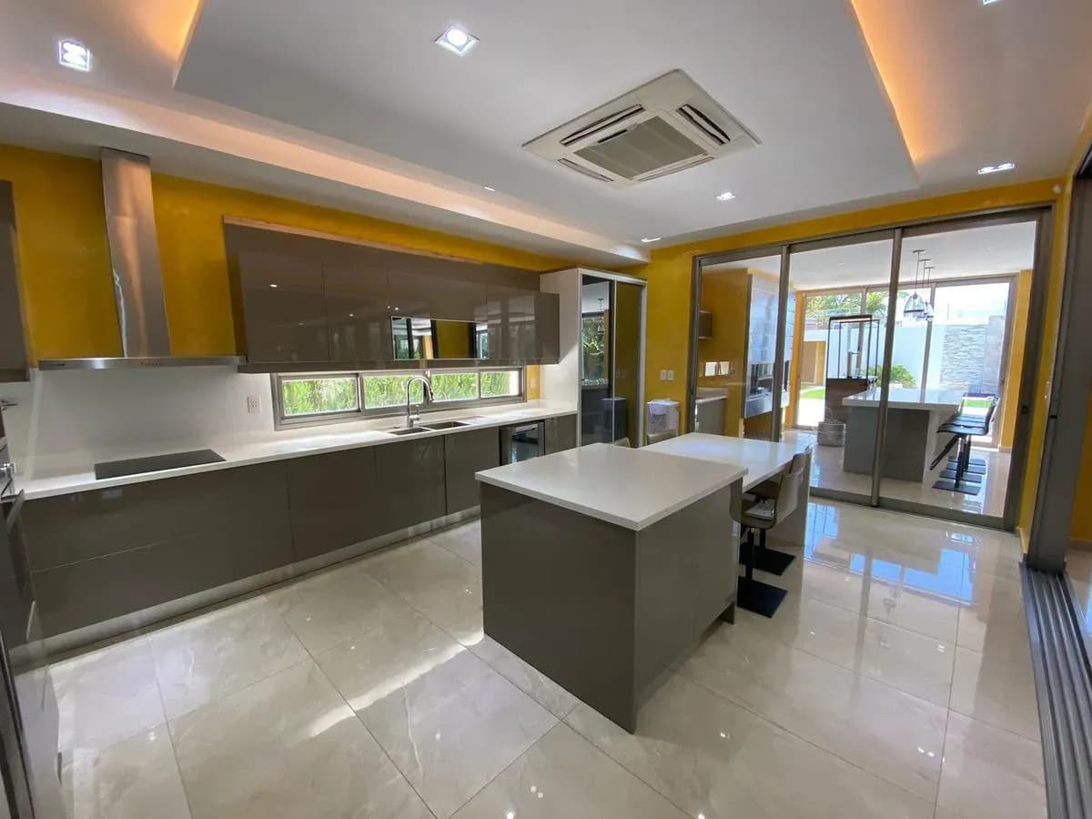 4-Bedroom House for Sale in Zárate Isla, Luque - Image 16