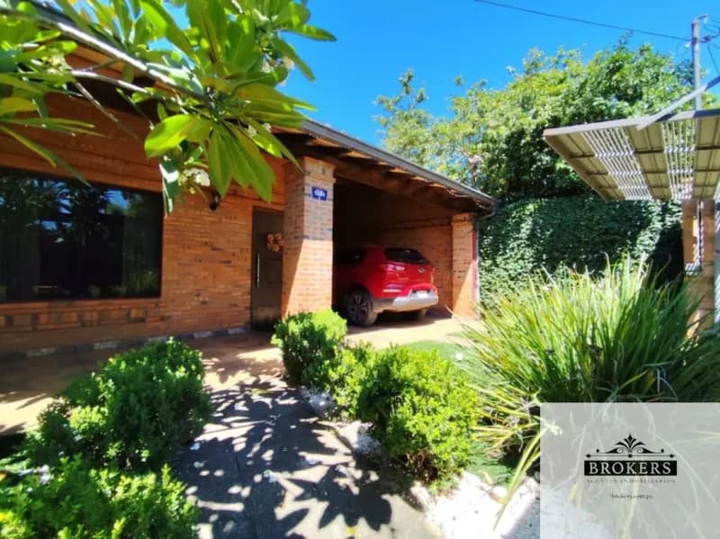 3-Bedroom House for Sale in Laurelty, Fernando de la Mora - Image 2