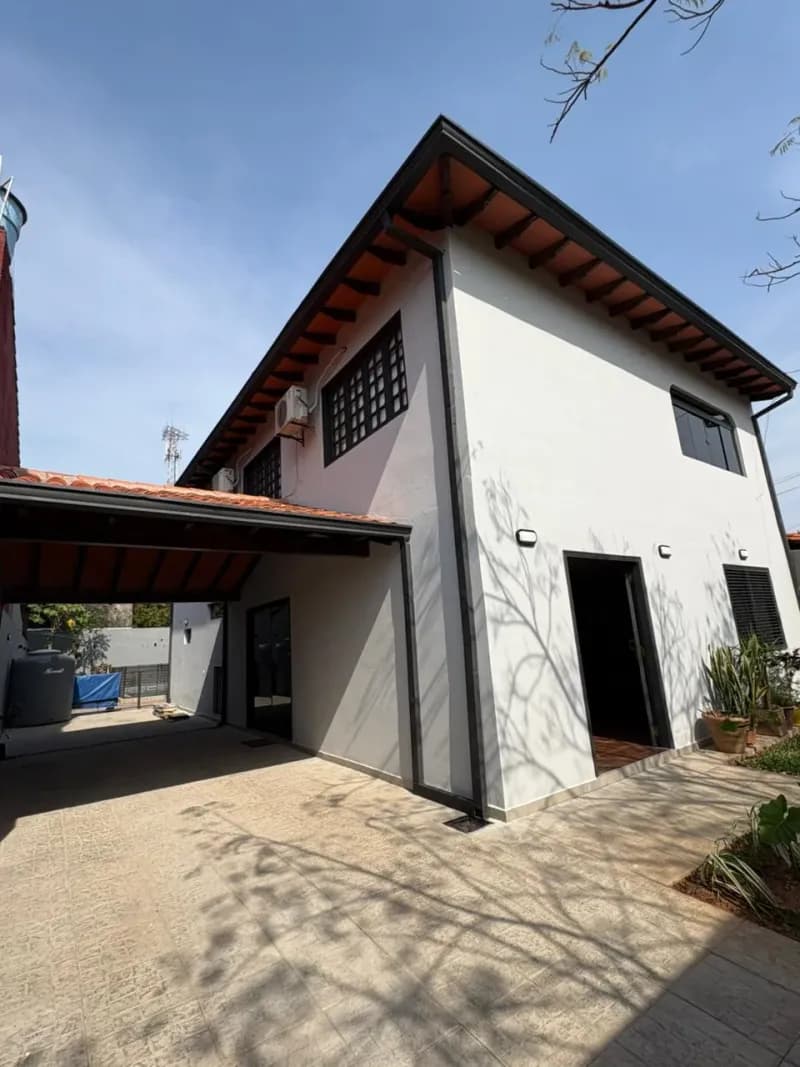 Casa de 4 quartos, 305m², à Venda em De la Residenta, Assunção - Image 4