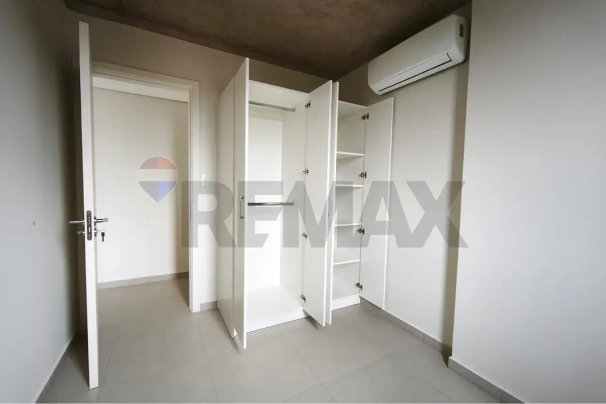 Departamento de 2 dormitorios en Alquiler en Luque - Image 5