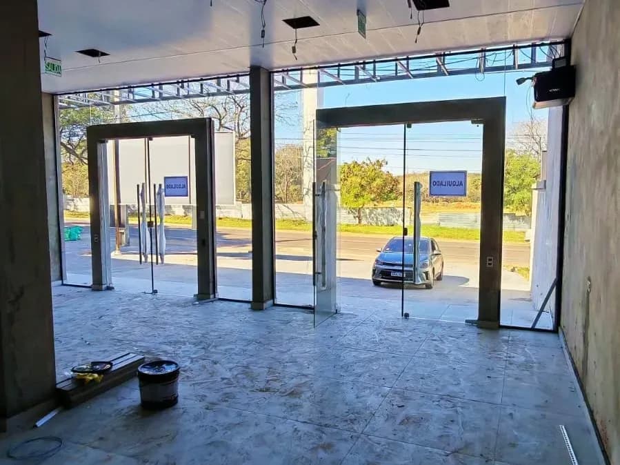 Local Comercial de 58.5m² en Alquiler en San Isidro, Lambaré - Image 6