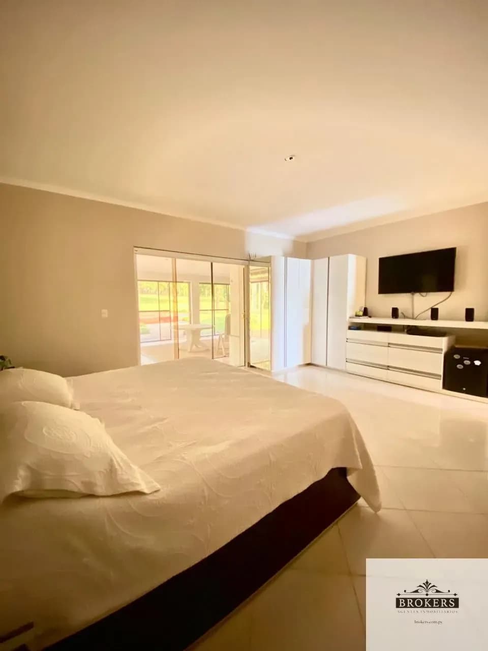 4-Bedroom House for Rent in Parques del Yatch, Lambaré - Image 13