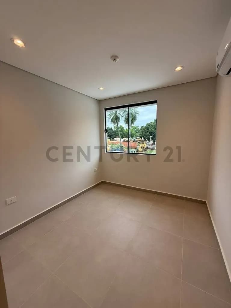 4-Bedroom House for Sale at Heisecke Construction, Luque - Image 10