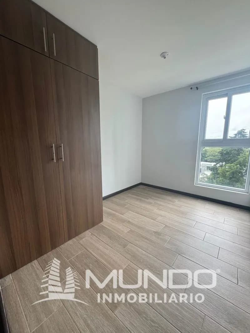 Departamento de 2 dormitorios, 68m², en Alquiler en Fraijanes - Image 3
