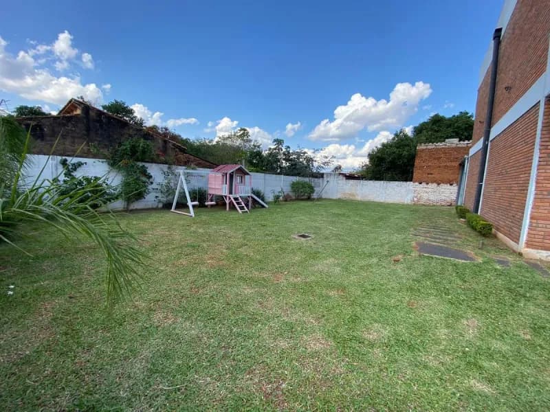 Casa de 3 dormitorios en Venta en Laurelty, Luque - Image 4