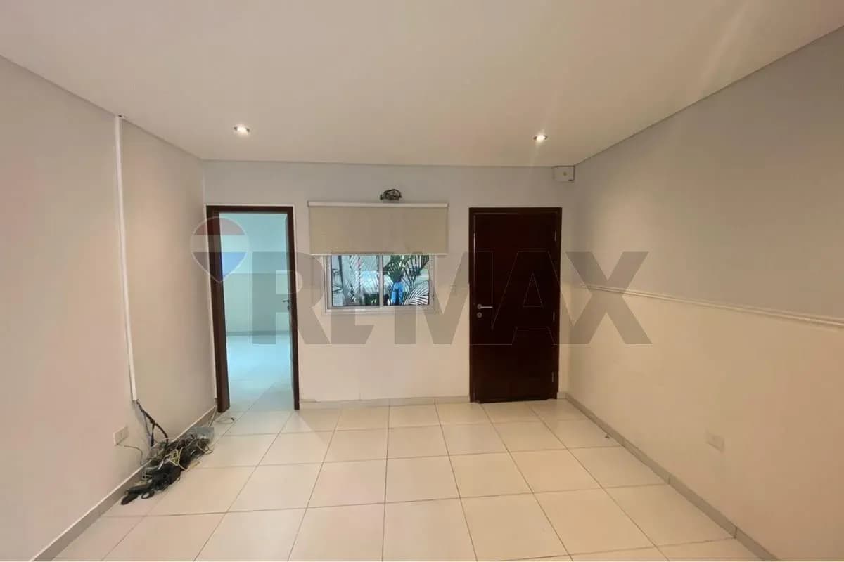 Casa de 3 dormitorios en Venta en Limpio - Image 3