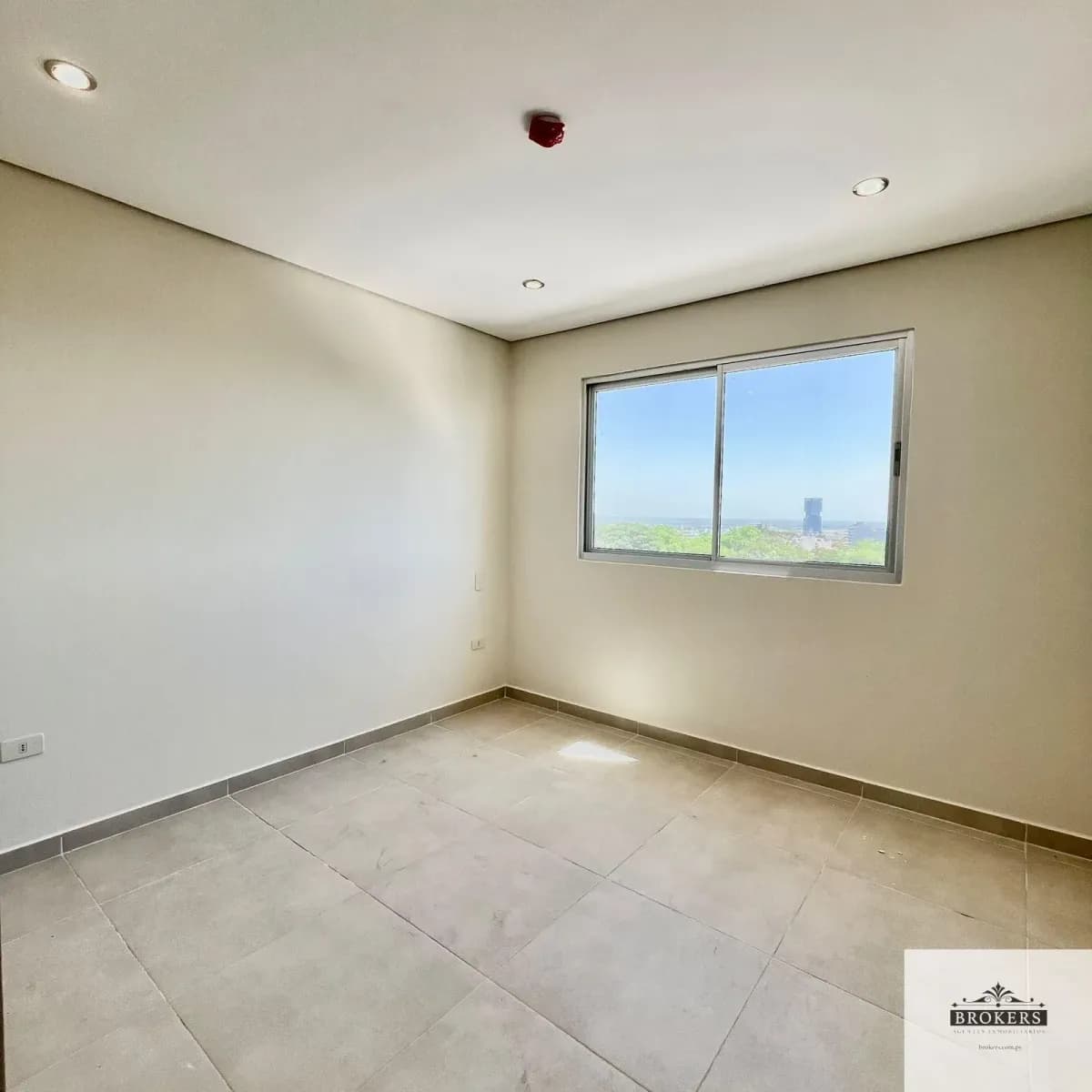 2-Bedroom Apartment for Sale in Jara, Lambaré - Image 13