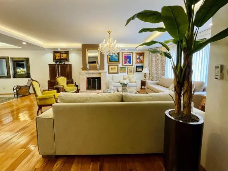 4-Bedroom House for Sale in Recoleta, Asunción - Image 2