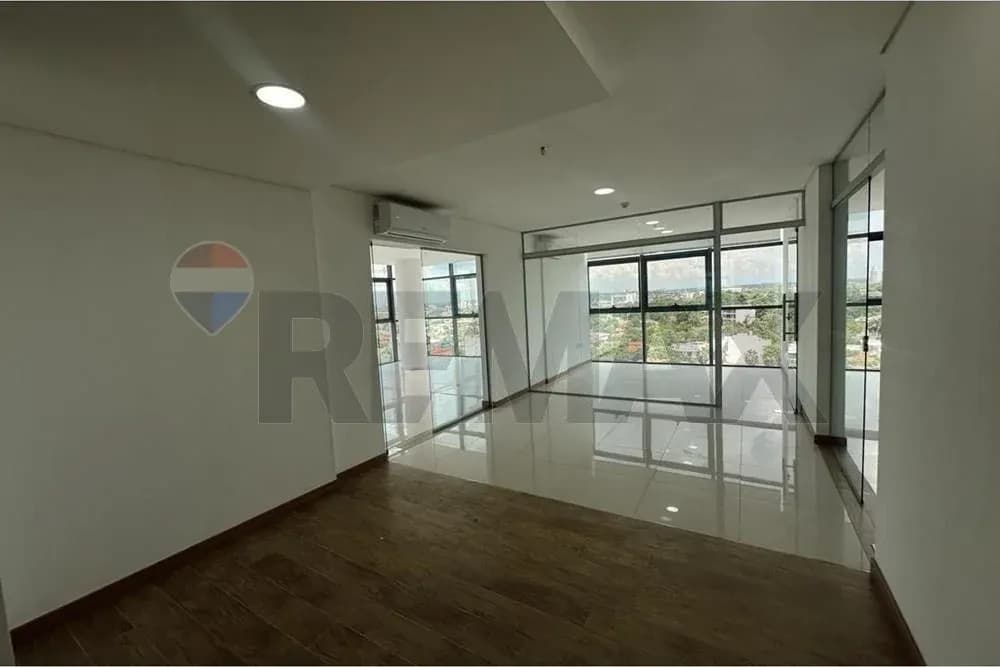 Espaço Comercial de 437m² para Alugar em Ycuá Satí, Asunción - Image 10