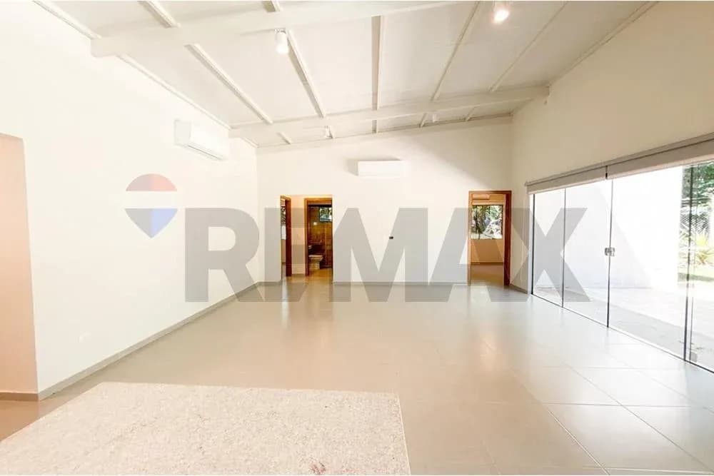 Casa de 3 dormitorios en Venta en Altos - Image 9