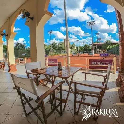 5-Bedroom House for Sale in Loma Merlo, Luque - Image 5