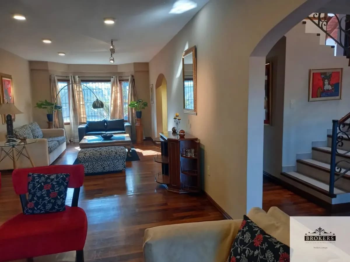 4-Bedroom House for Sale in Los Laureles, Lambaré - Image 15