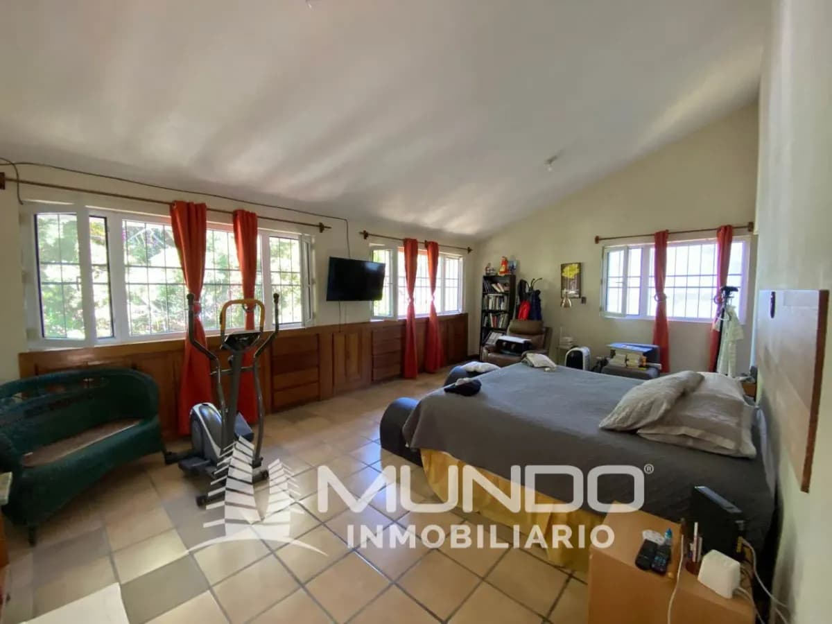 Casa de 4 dormitorios en zona 16, 425m², en Alquiler en San Gaspar, Ciudad de Guatemala - Image 8