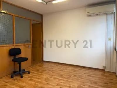 Local Comercial de 30m² en Alquiler en Centro, Montevideo - Image 4