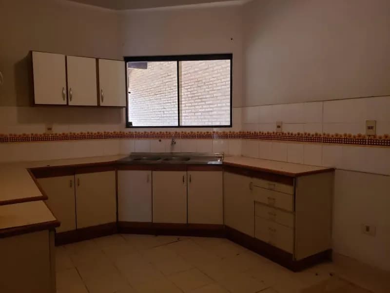 4-Bedroom House for Sale in Centro, Fernando de la Mora - Image 5