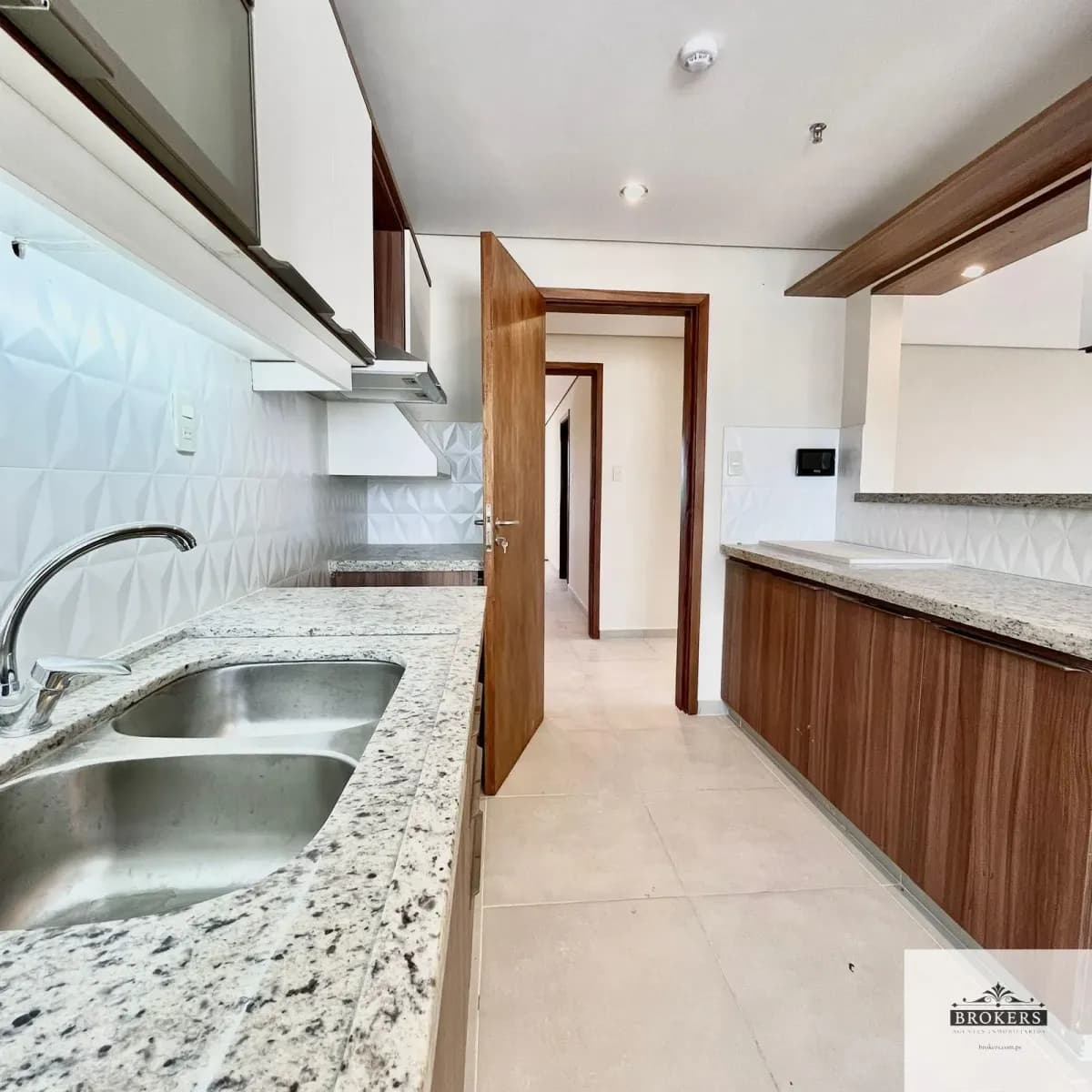 3-Bedroom Apartment for Sale in Jara, Lambaré - Image 19