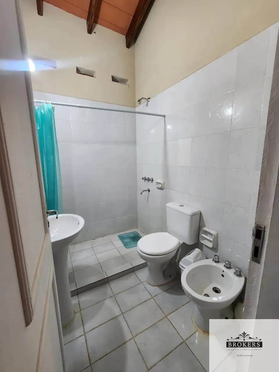 Casa de 5 dormitorios en Venta en San Bernardino - Image 10