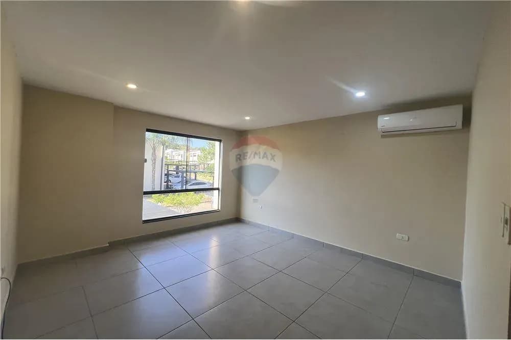 3-Bedroom Apartment for Sale in Cuarto Barrio, Luque - Image 5