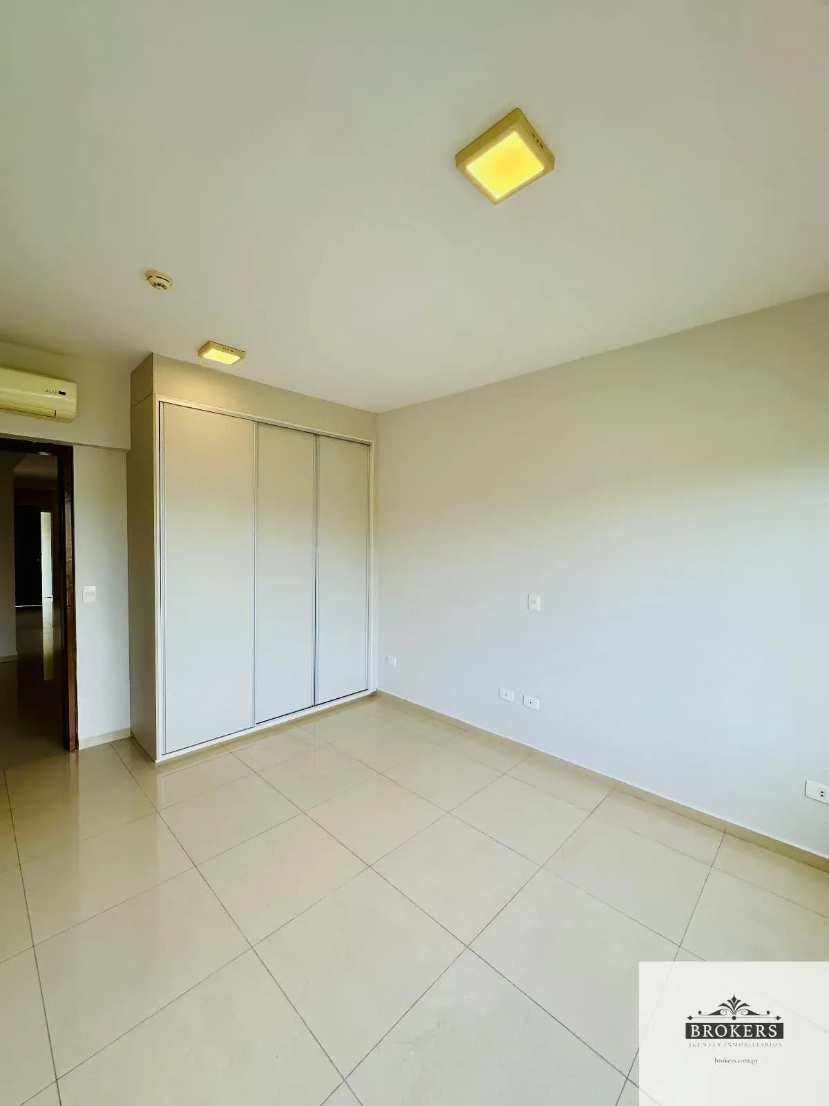 Departamento de 3 dormitorios en Alquiler en Mburucuyá, Asunción - Image 9