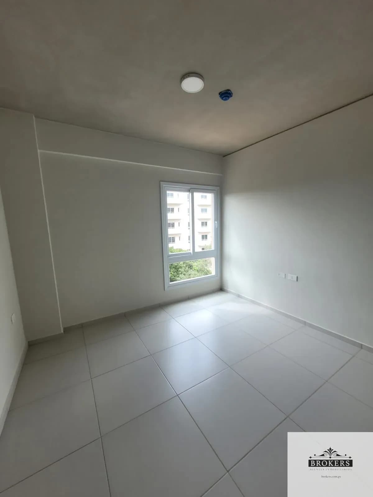 2-Bedroom Apartment for Sale in Loma Merlo, Luque - Image 7