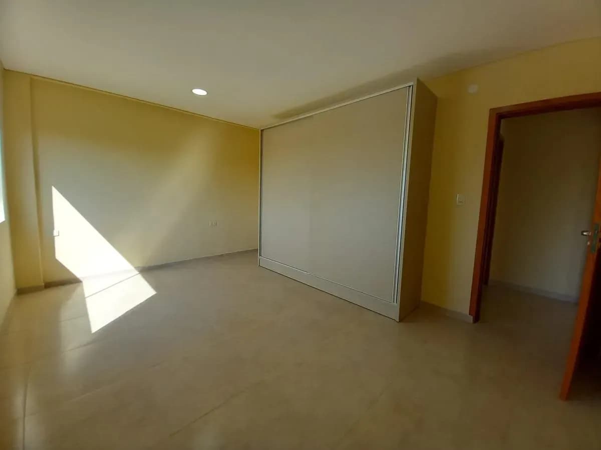 Departamento de 1 dormitorio en Venta en Laurelty, Luque - Image 4
