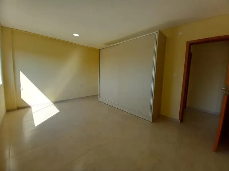 Departamento de 1 dormitorio en Venta en Laurelty, Luque - Image 4