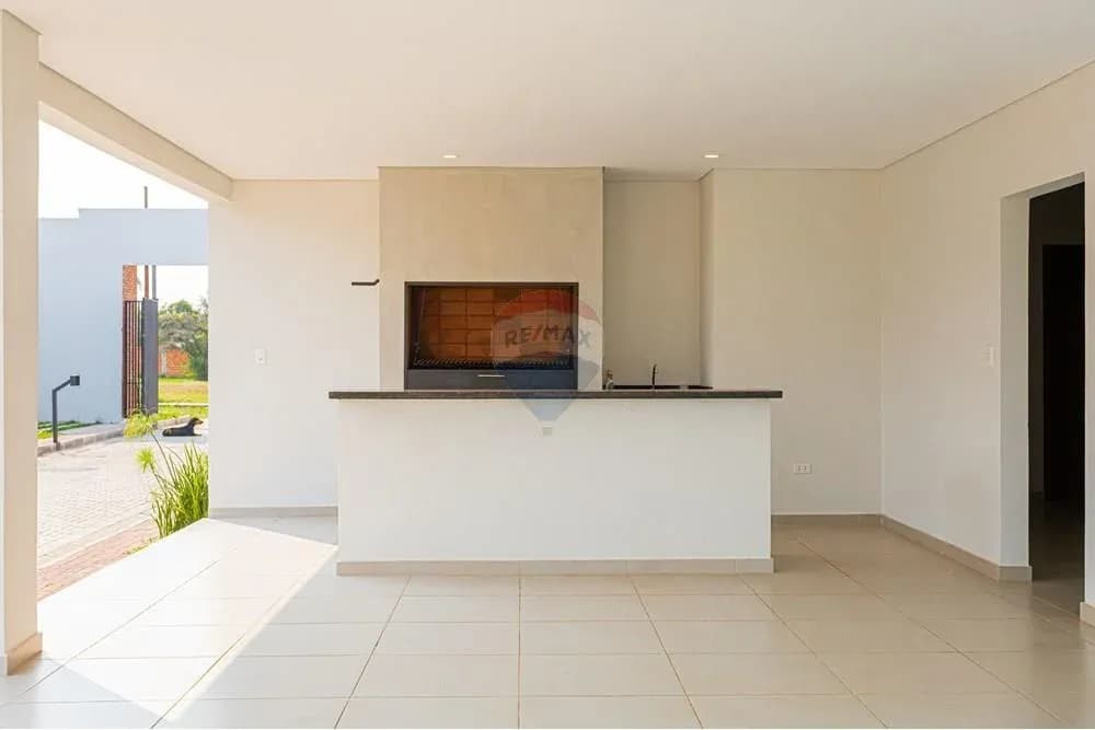 Casa de 2 dormitorios en Venta en Limpio - Image 3