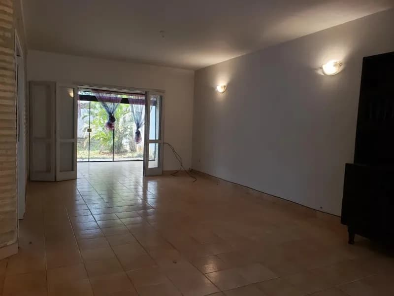 4-Bedroom House for Sale in Centro, Fernando de la Mora - Image 2