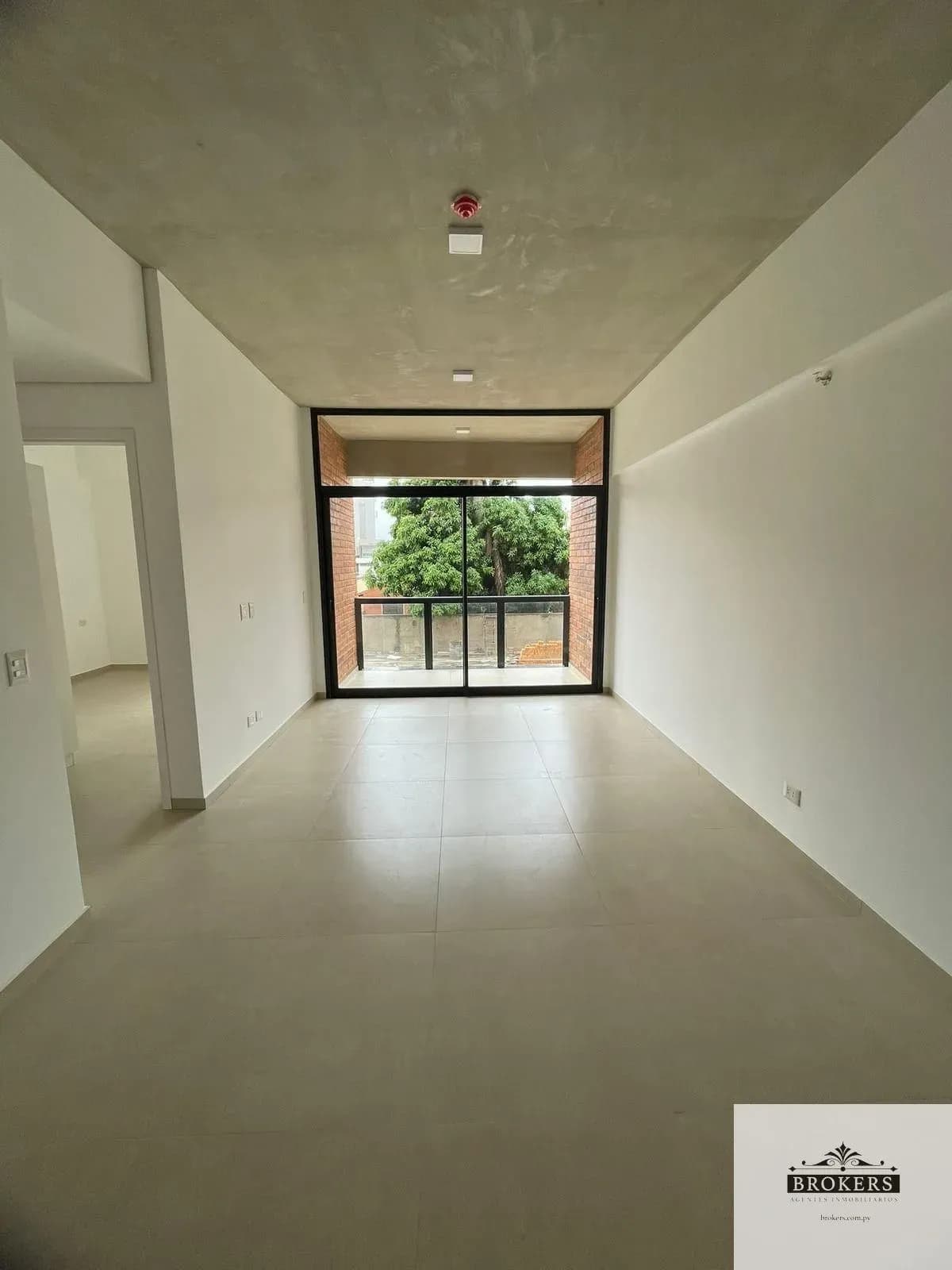 1-Bedroom Apartment for Rent in Los Laureles, Asunción - Image 2