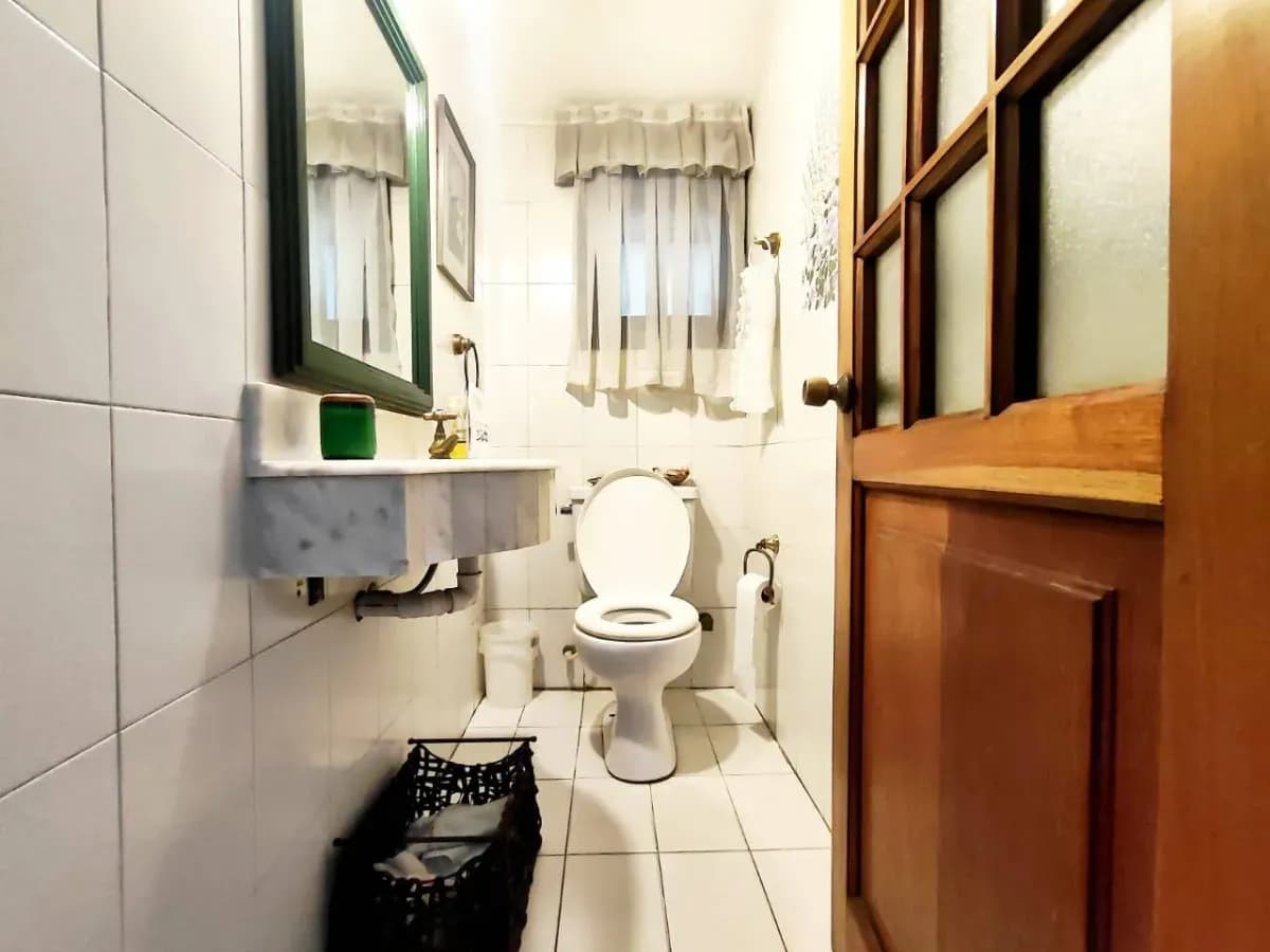 Casa de 5 dormitorios en Alquiler en Santo Domingo, Asunción - Image 18