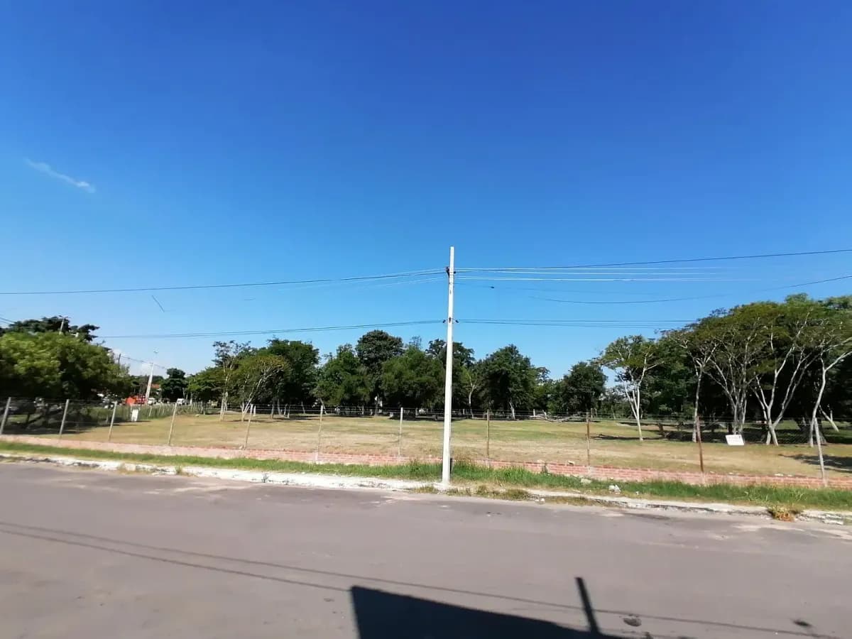 Terreno de 65m² à Venda em Loma Pytá, Assunção - Image 3