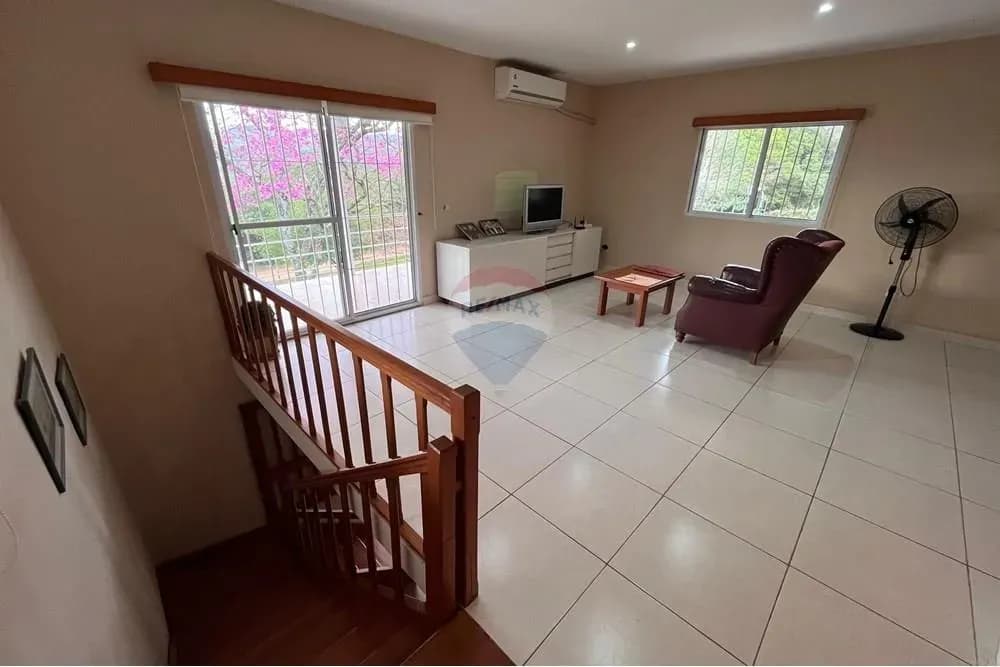 Terreno de 380m² en Venta en Paraguarí - Image 3