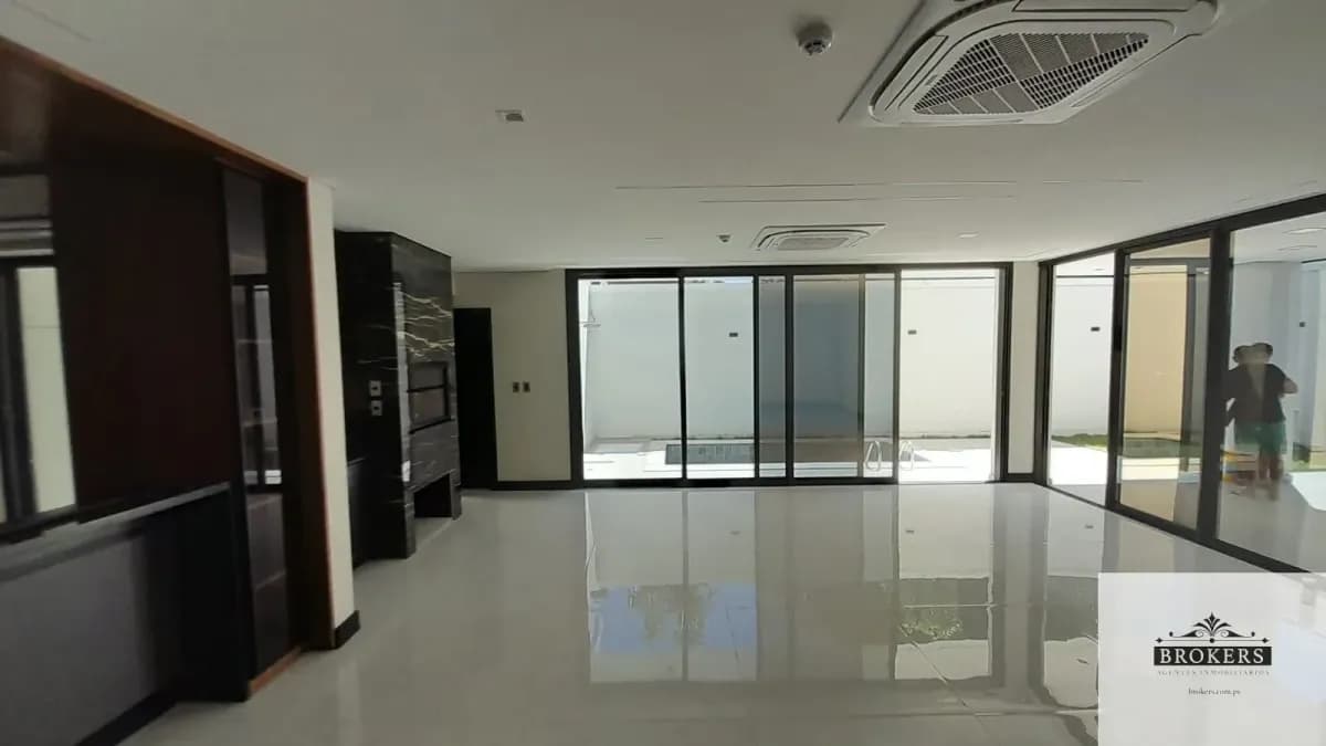 3-Bedroom House for Rent in Madame Lynch, Asunción - Image 6