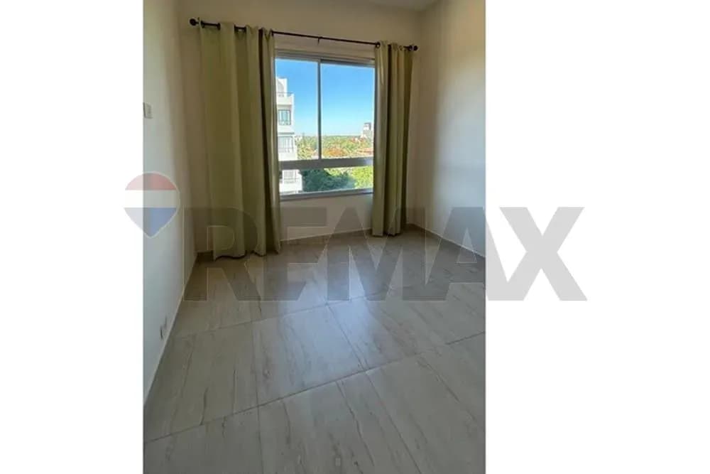 2-Bedroom Apartment for Sale in Herrera, Asunción - Image 8