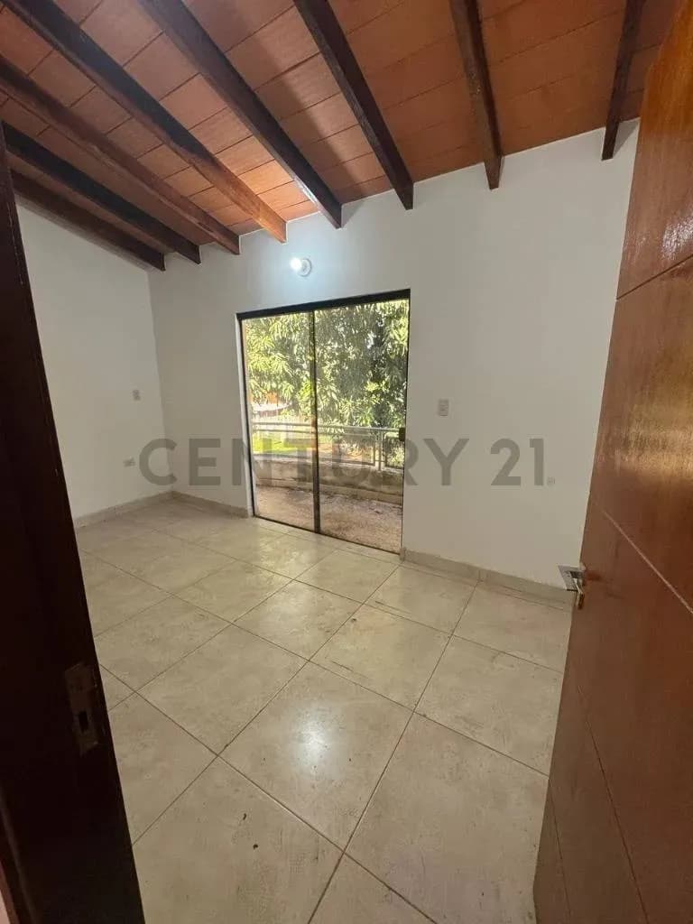 4-Bedroom House for Sale in Capiatá - Image 15