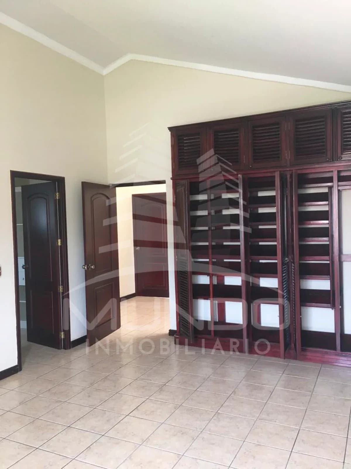Casa de 3 dormitorios, 183m², en Alquiler en Zona 7, Don Justo - Image 5