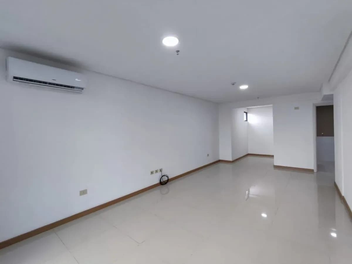 Oficina de 50m² en Alquiler en San Jorge, Asunción - Image 5